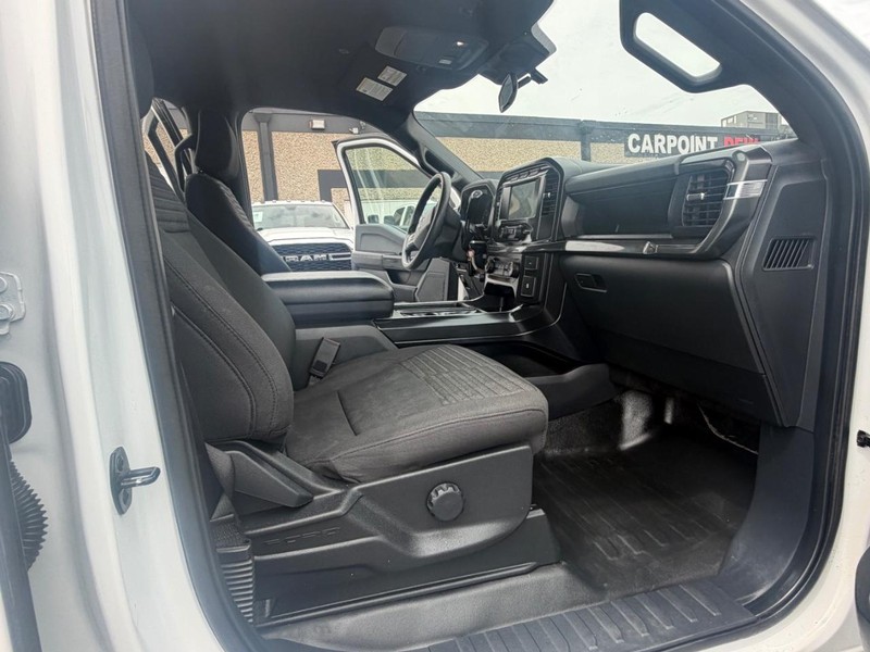 Ford F-150 Vehicle Full-screen Gallery Image 18
