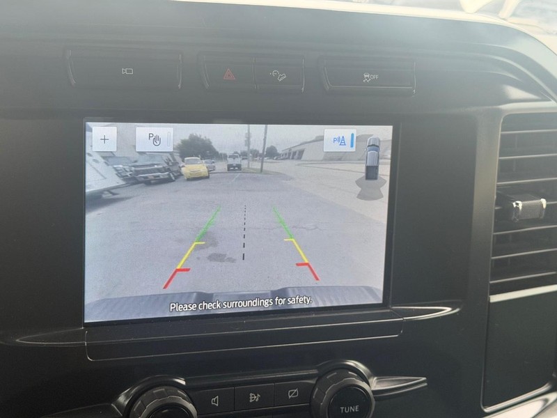 Ford F-150 Vehicle Full-screen Gallery Image 25