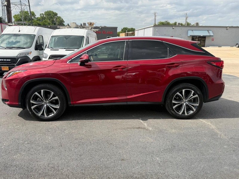 Lexus RX Vehicle Full-screen Gallery Image 09