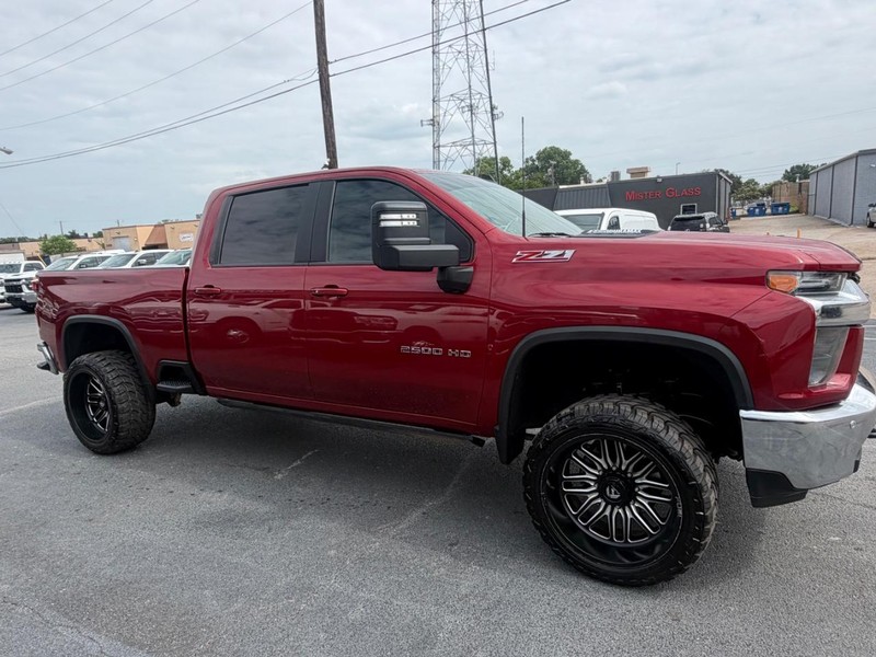 Chevrolet Silverado 2500HD Vehicle Full-screen Gallery Image 06