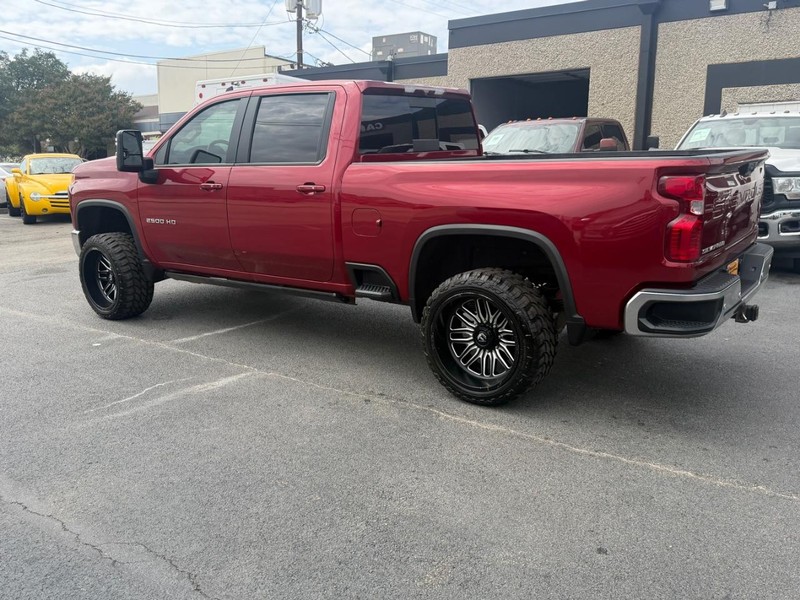 Chevrolet Silverado 2500HD Vehicle Full-screen Gallery Image 09