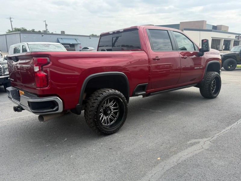 Chevrolet Silverado 2500HD Vehicle Full-screen Gallery Image 10