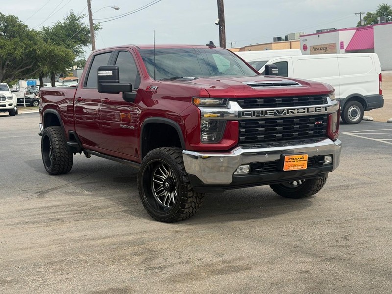 Chevrolet Silverado 2500HD Vehicle Full-screen Gallery Image 14