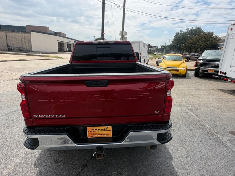 Chevrolet Silverado 2500HD Vehicle Full-screen Gallery Image 19