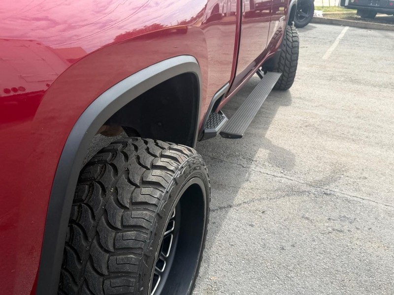 Chevrolet Silverado 2500HD Vehicle Full-screen Gallery Image 20