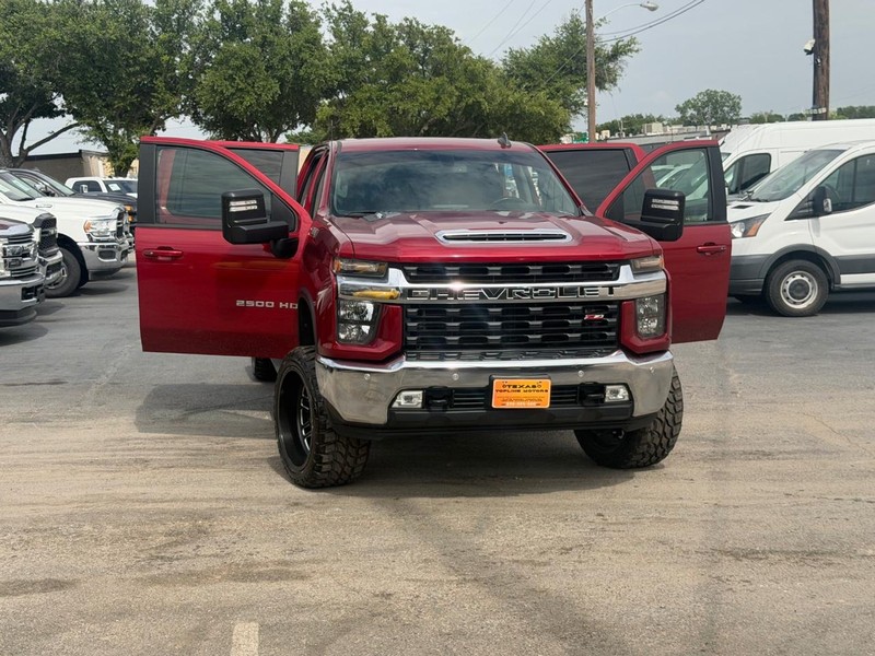 Chevrolet Silverado 2500HD Vehicle Full-screen Gallery Image 33