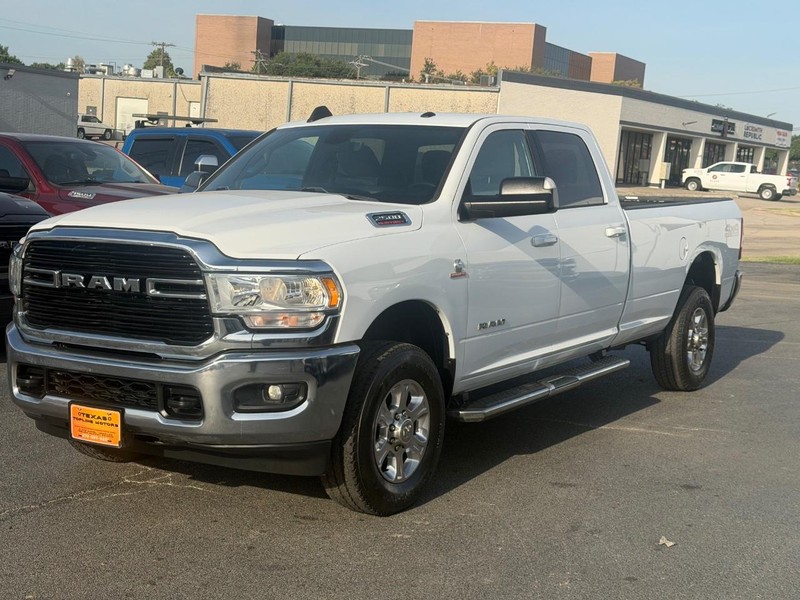 Ram 2500 Vehicle Full-screen Gallery Image 04