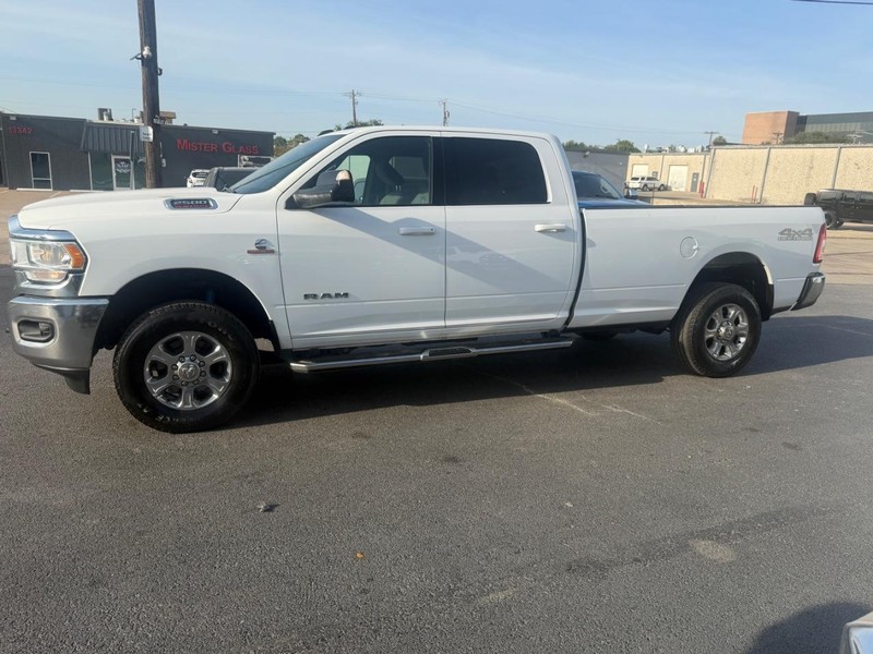Ram 2500 Vehicle Full-screen Gallery Image 05