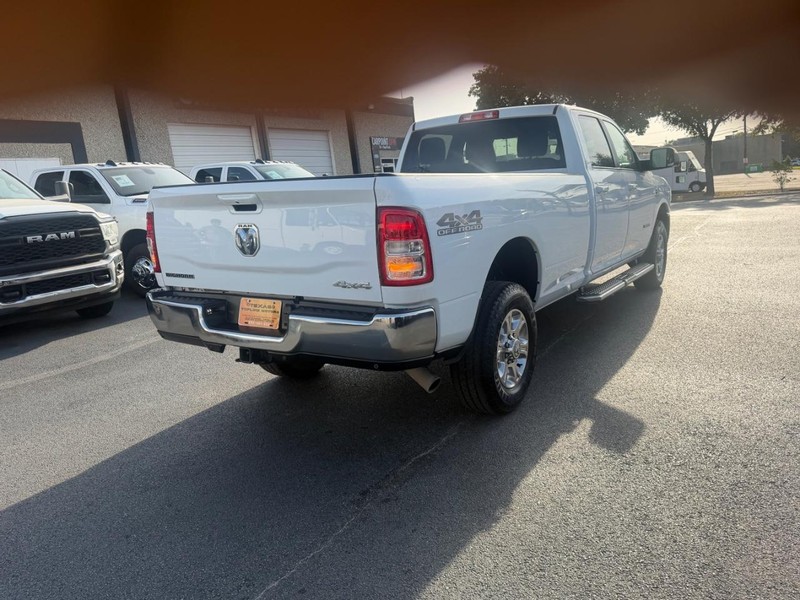 Ram 2500 Vehicle Full-screen Gallery Image 08