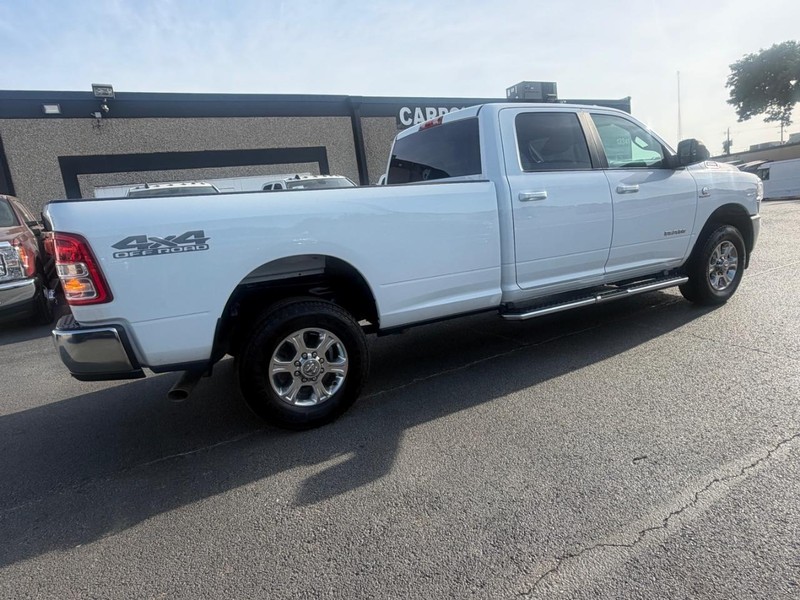 Ram 2500 Vehicle Full-screen Gallery Image 09