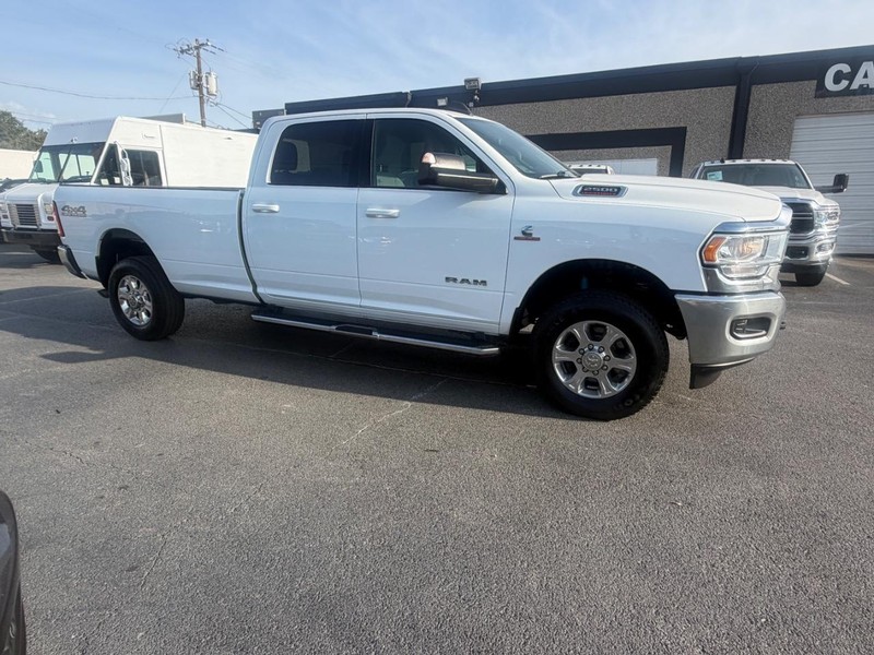 Ram 2500 Vehicle Full-screen Gallery Image 12