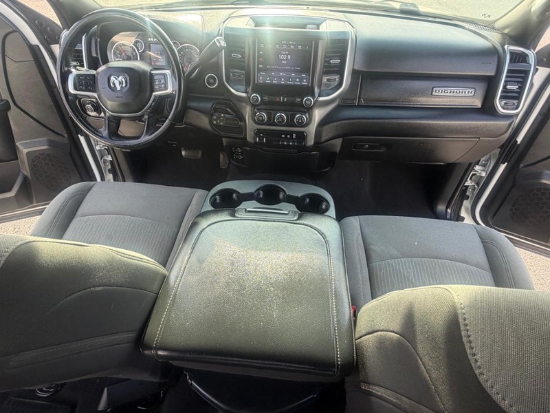 Ram 2500 Vehicle Full-screen Gallery Image 18