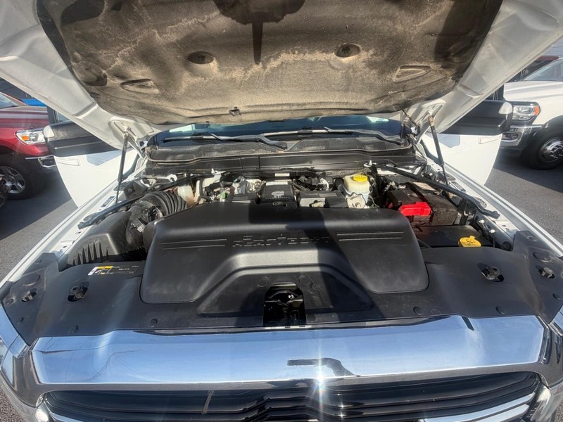 Ram 2500 Vehicle Full-screen Gallery Image 19