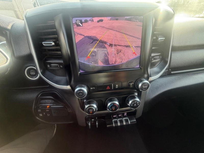 Ram 2500 Vehicle Full-screen Gallery Image 26