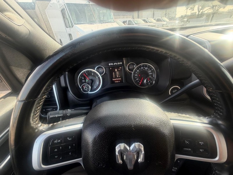 Ram 2500 Vehicle Full-screen Gallery Image 30