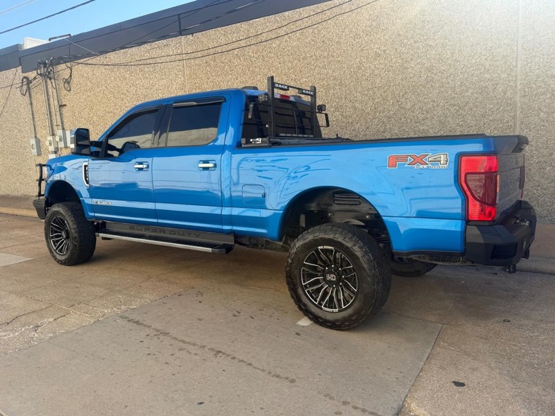 Ford Super Duty F-250 SRW Vehicle Full-screen Gallery Image 02