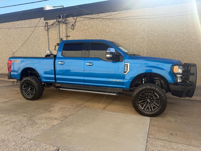 Ford Super Duty F-250 SRW Vehicle Full-screen Gallery Image 03