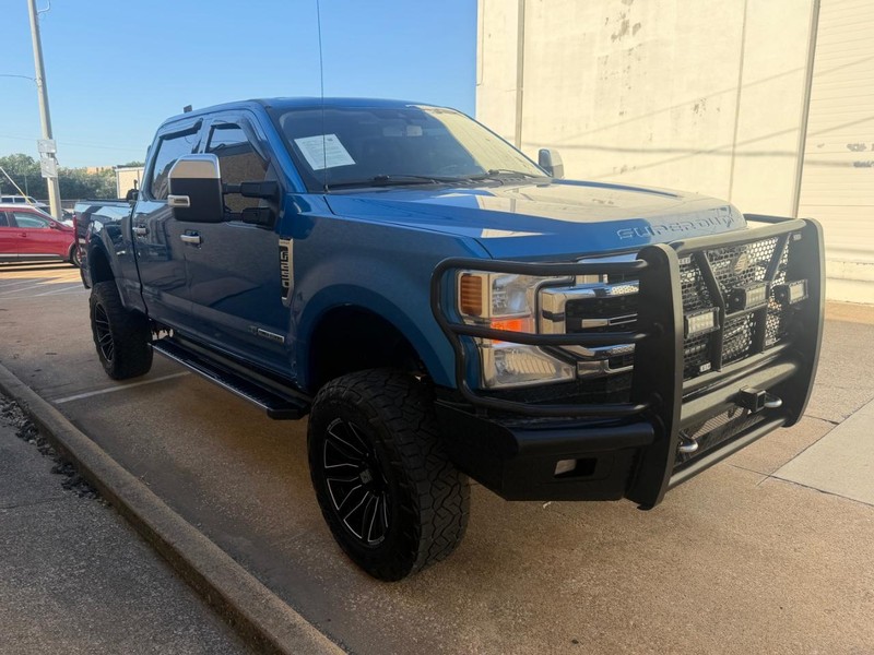 Ford Super Duty F-250 SRW Vehicle Full-screen Gallery Image 05