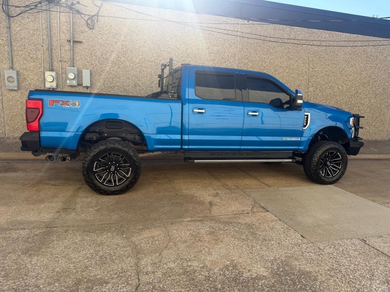 Ford Super Duty F-250 SRW Vehicle Full-screen Gallery Image 09