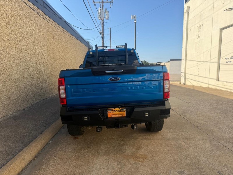 Ford Super Duty F-250 SRW Vehicle Full-screen Gallery Image 12