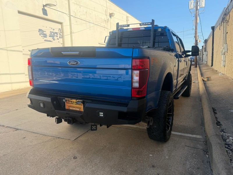 Ford Super Duty F-250 SRW Vehicle Full-screen Gallery Image 15