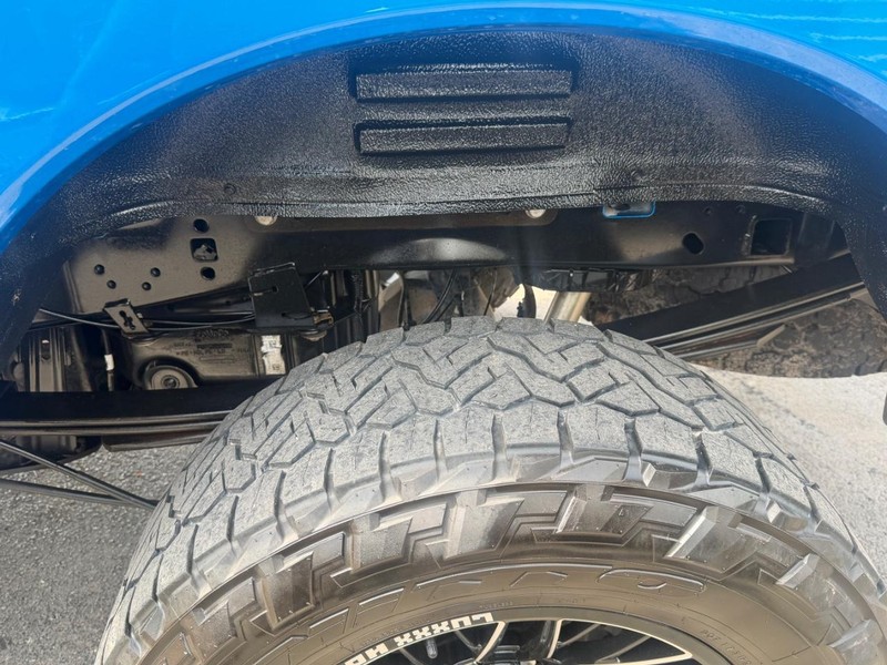 Ford Super Duty F-250 SRW Vehicle Full-screen Gallery Image 32