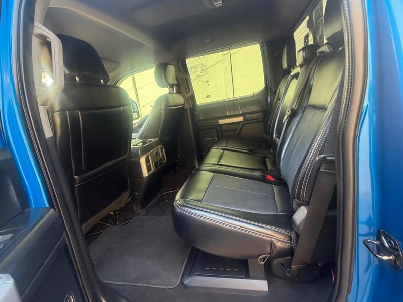 Ford Super Duty F-250 SRW Vehicle Full-screen Gallery Image 45