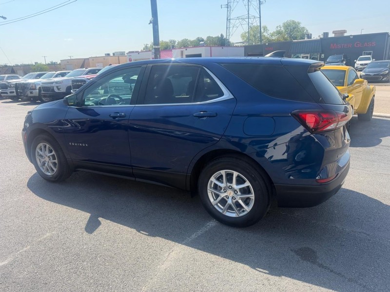 Chevrolet Equinox Vehicle Full-screen Gallery Image 10