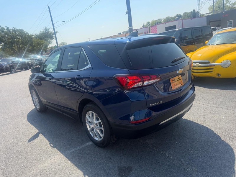 Chevrolet Equinox Vehicle Full-screen Gallery Image 11