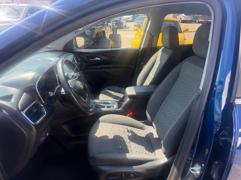 Chevrolet Equinox Vehicle Full-screen Gallery Image 13