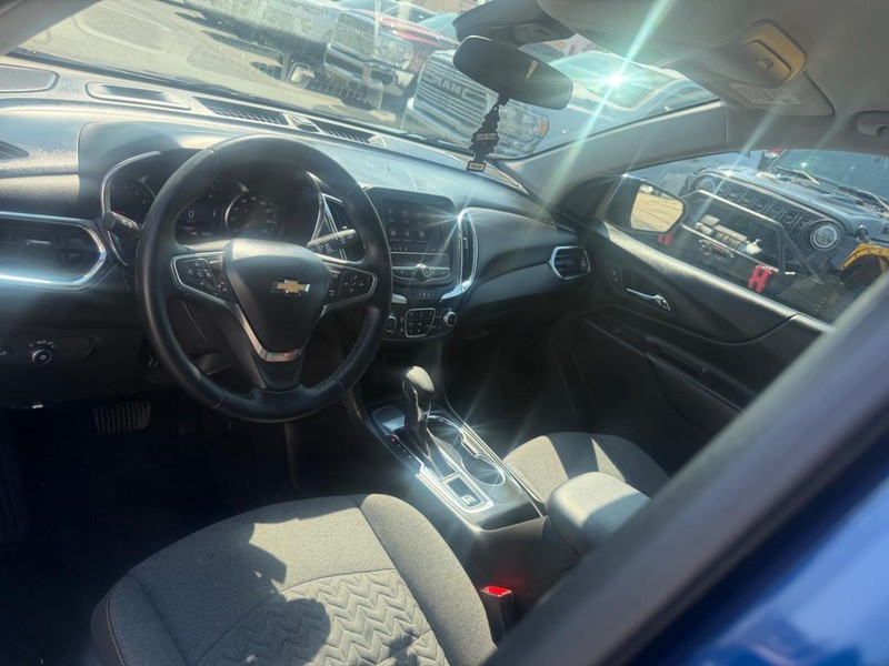 Chevrolet Equinox Vehicle Full-screen Gallery Image 14
