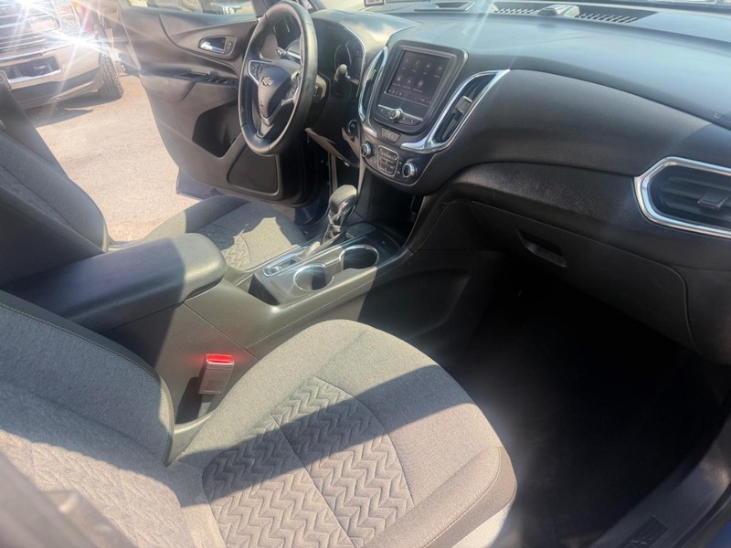 Chevrolet Equinox Vehicle Full-screen Gallery Image 15
