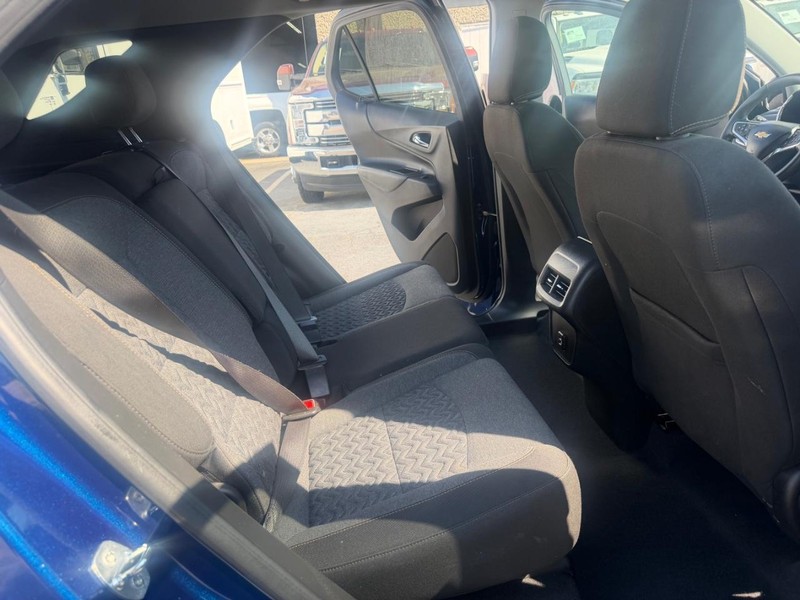 Chevrolet Equinox Vehicle Full-screen Gallery Image 16