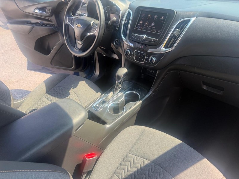 Chevrolet Equinox Vehicle Full-screen Gallery Image 18