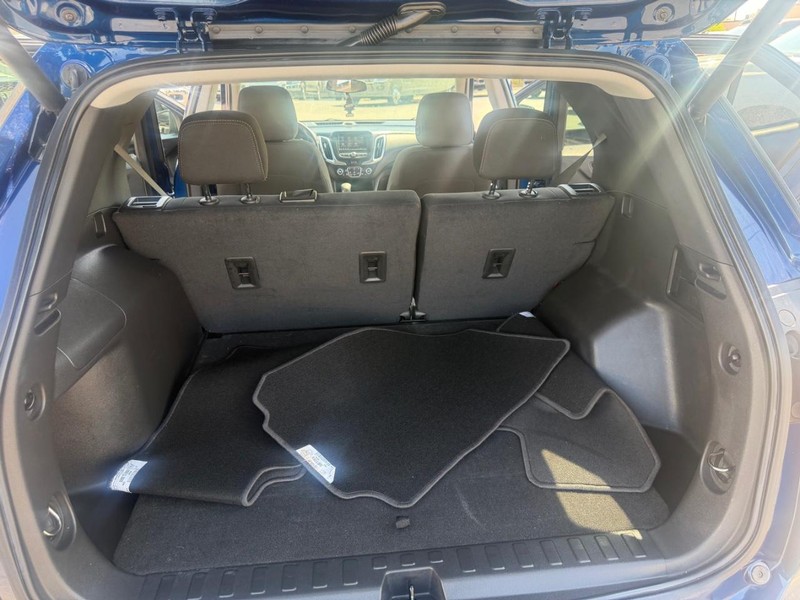 Chevrolet Equinox Vehicle Full-screen Gallery Image 20