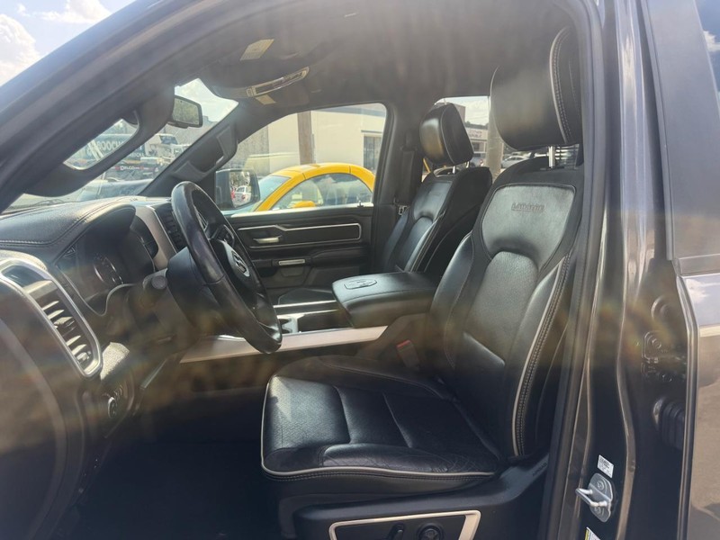 Ram 1500 Vehicle Full-screen Gallery Image 11
