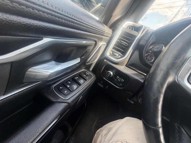 Ram 1500 Vehicle Full-screen Gallery Image 22
