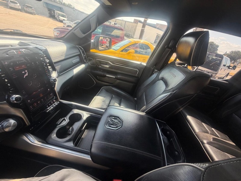 Ram 1500 Vehicle Full-screen Gallery Image 23