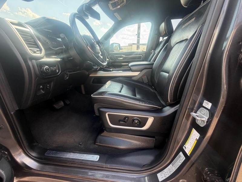 Ram 1500 Vehicle Full-screen Gallery Image 25