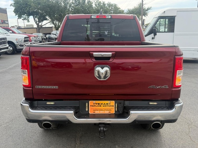 Ram 1500 Vehicle Full-screen Gallery Image 09