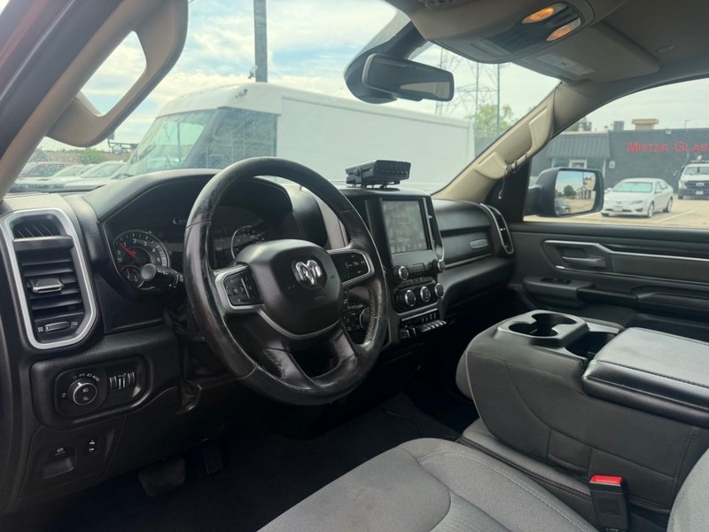 Ram 1500 Vehicle Full-screen Gallery Image 16