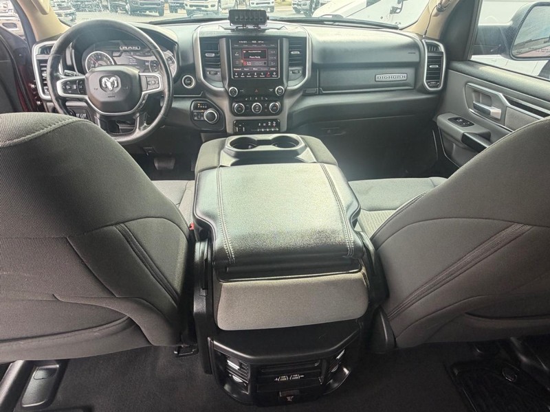 Ram 1500 Vehicle Full-screen Gallery Image 18