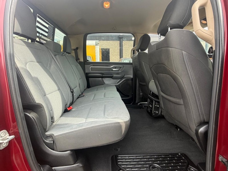 Ram 1500 Vehicle Full-screen Gallery Image 19