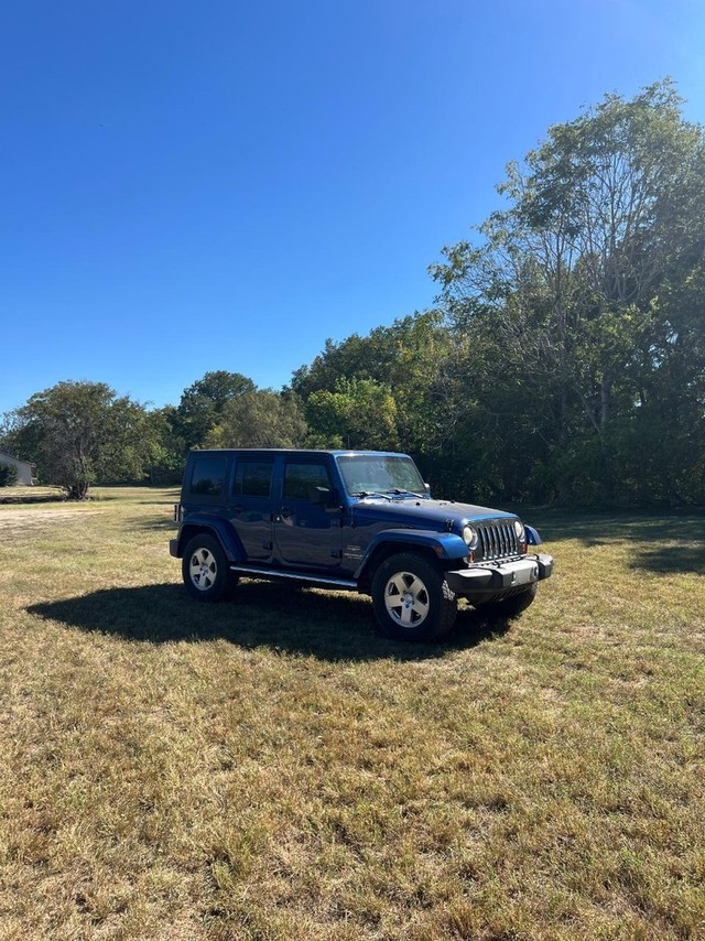 more details - jeep wrangler unlimited