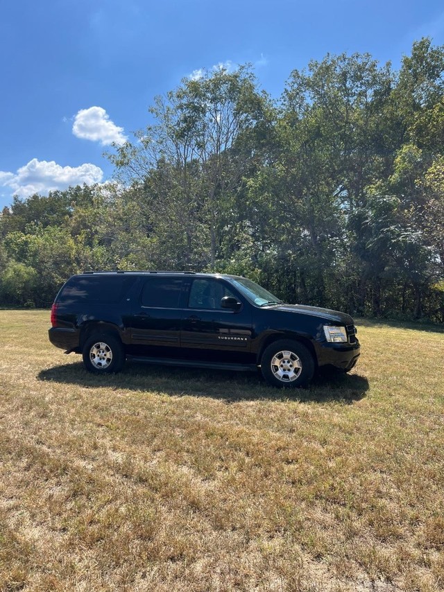 more details - chevrolet suburban