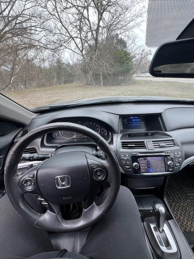 Honda Crosstour Vehicle Full-screen Gallery Image 09