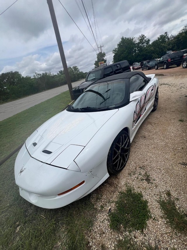 Pontiac Firebird Vehicle Full-screen Gallery Image 02