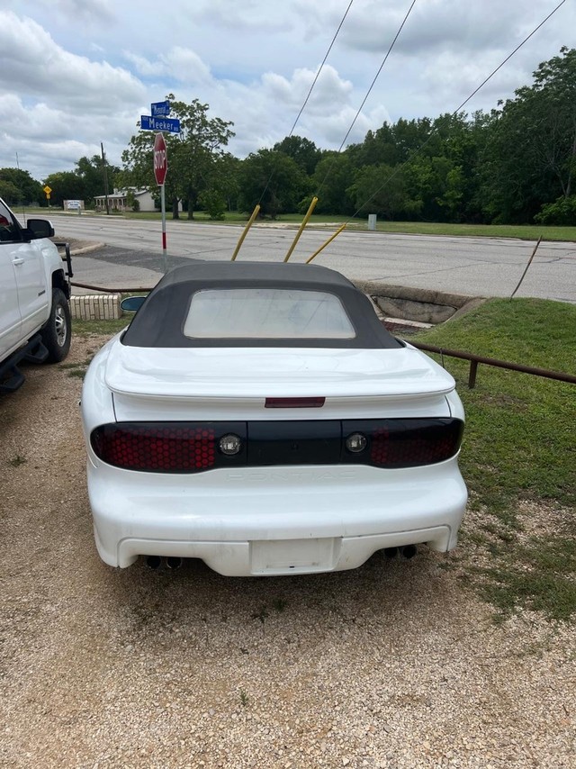 Pontiac Firebird Vehicle Full-screen Gallery Image 03