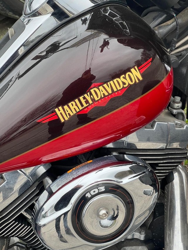 Harley-Davidson Bagger Vehicle Full-screen Gallery Image 11