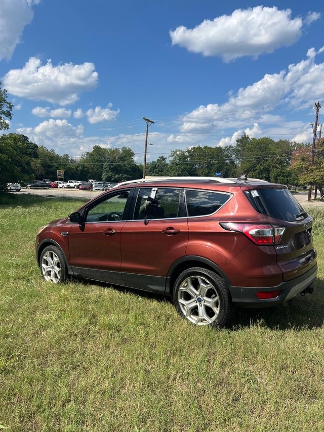 Ford Escape Vehicle Full-screen Gallery Image 04